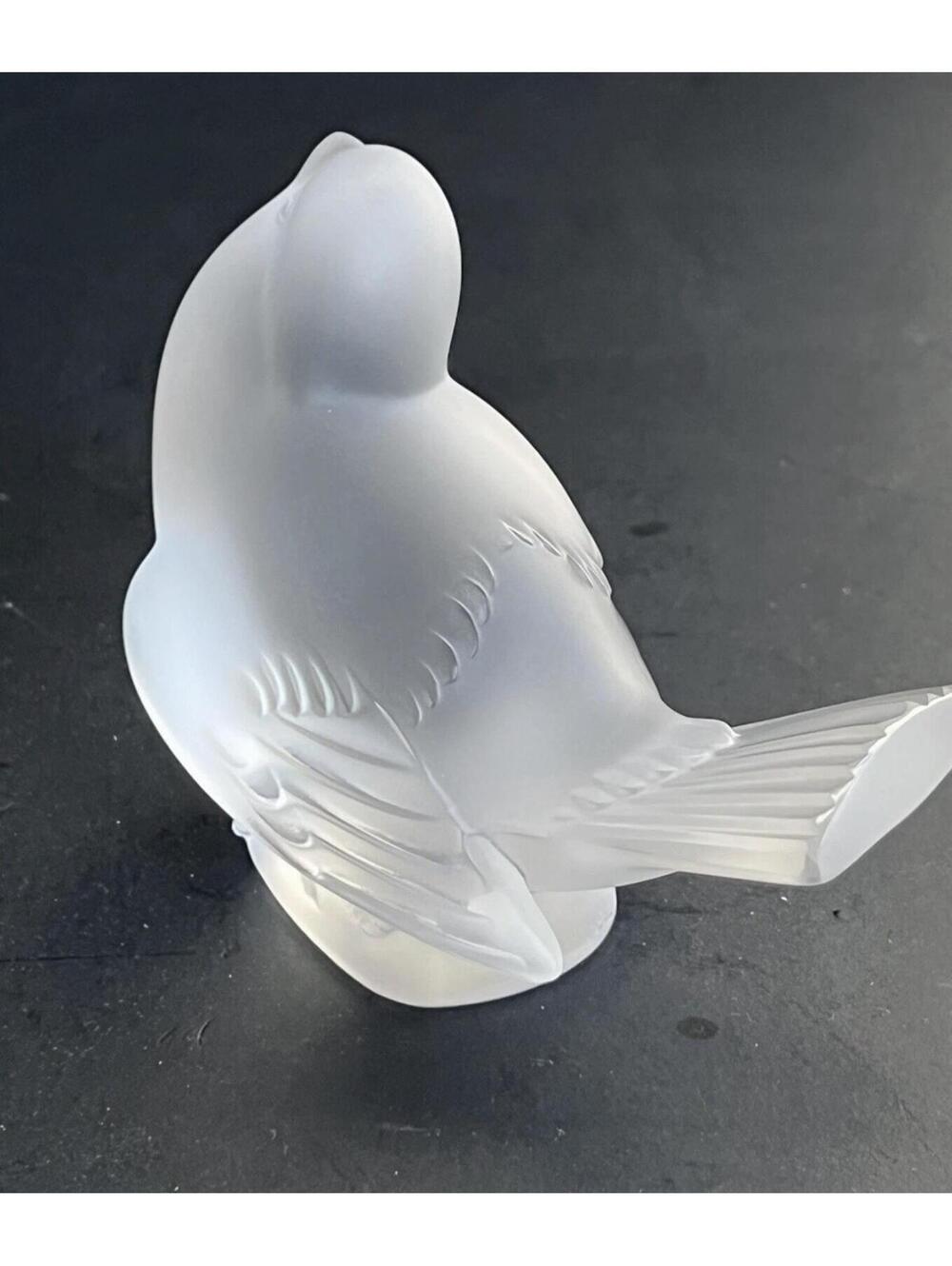 Vtg Lalique (France) Heads Up Sparrow Crystal Frosted Glass Signed Figurine.